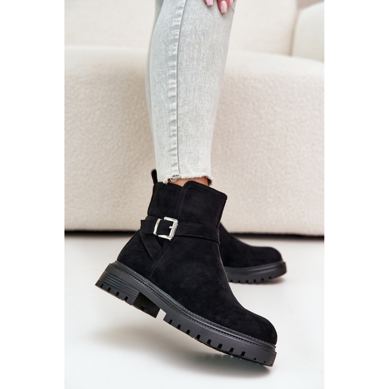 Botins femininos isolados com fivela preta preto 1