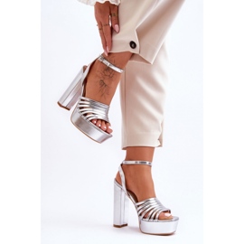 Step in style Sandálias Modelo Maya B-307 Prata - Entre com estilo cinza 1
