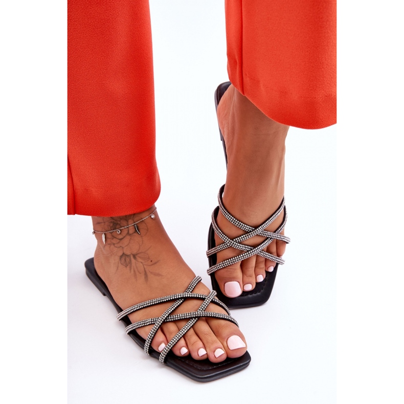 Step in style Sandália Chinelo Modelo Leomi 5628-2 CLA-1 Preta - Entre com estilo preto 1 Step in style Sandália Chinelo Modelo Leomi 5628-2 CLA-1 Preta - Entre com estilo preto 1