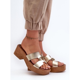 Step in style Sandália Chinelo Modelo Zazoo 40412 Dourada – Entre com estilo amarelo 1 Step in style Sandália Chinelo Modelo Zazoo 40412 Dourada – Entre com estilo amarelo 1