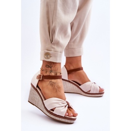 Step in style Sandálias Modelo Daphne M338 Bege Claro - Entre com estilo 1
