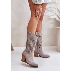 Step in style Botas Modelo Lewski 3609 Cappuccino Camurça - Entre com estilo bege 1