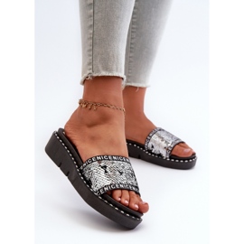 Step in style Sandália Chinelo Modelo Rivanique G-582-02 Preta/Prata - Entre com estilo preto 1