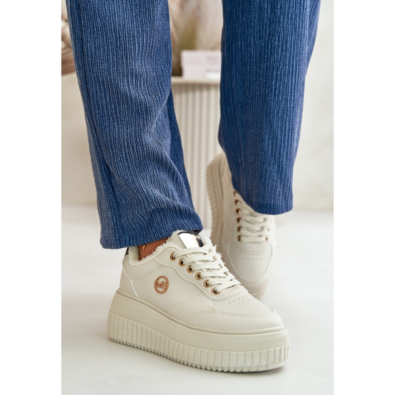 Calçado desportivo feminino com plataforma em couro ecológico bege 1