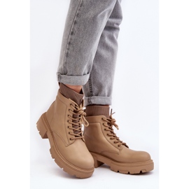 Botas bege com gravata 1