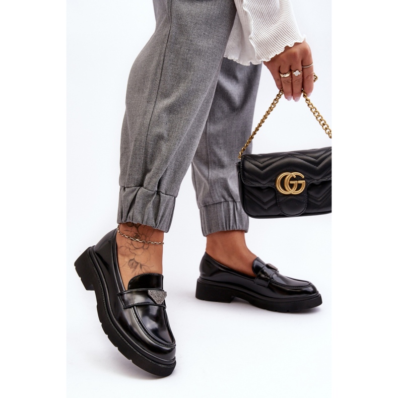 Sapatos pretos femininos clássicos 2