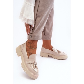 Mocassins com franjas bege envernizado 1