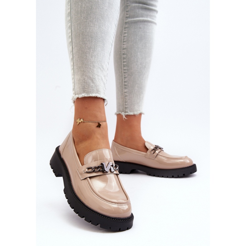 Mocassins slip-on patenteados bege 2 Mocassins slip-on patenteados bege 2