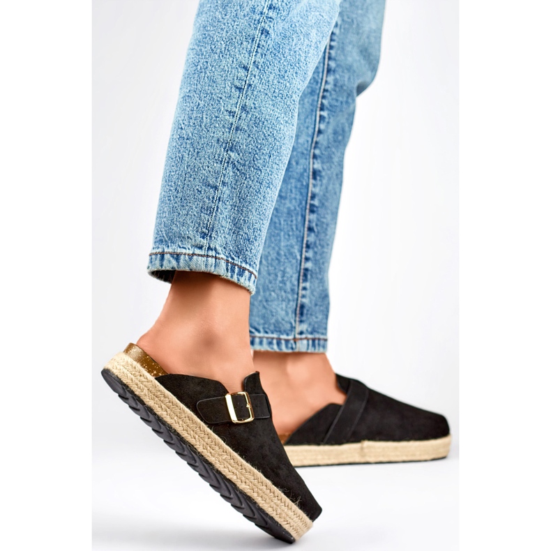 Chinelos fechados femininos DM802B, pretos 1