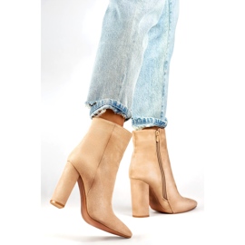 Botas femininas sem isolamento D7959KH, bege 1