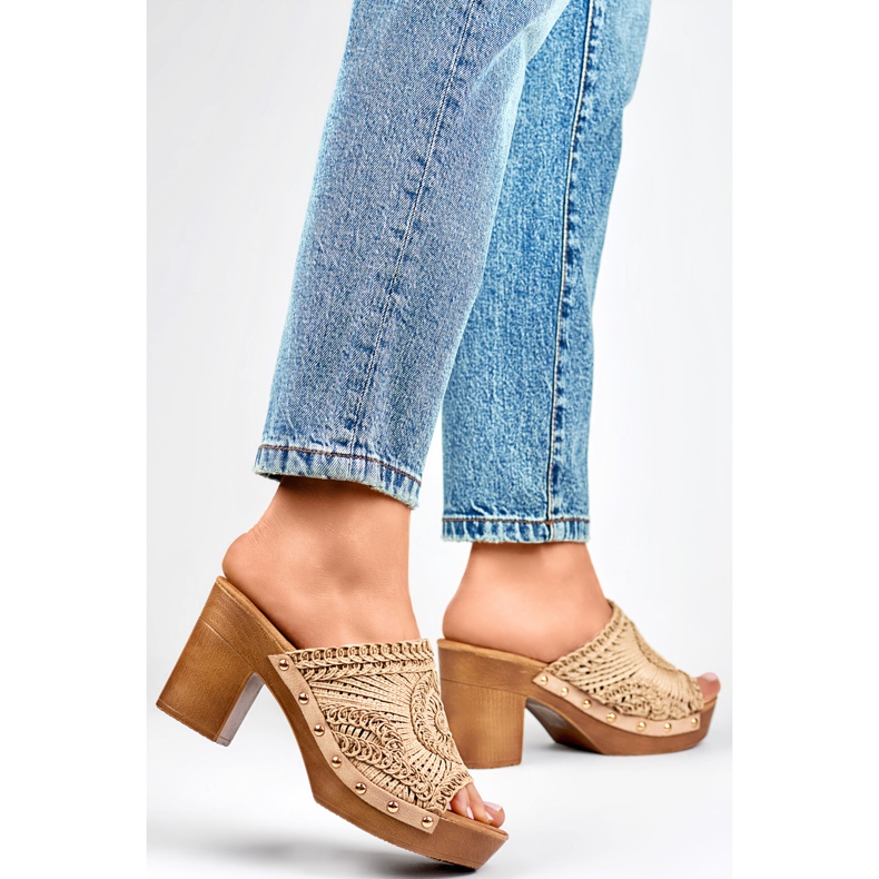 Chinelos femininos C388BE, bege 1