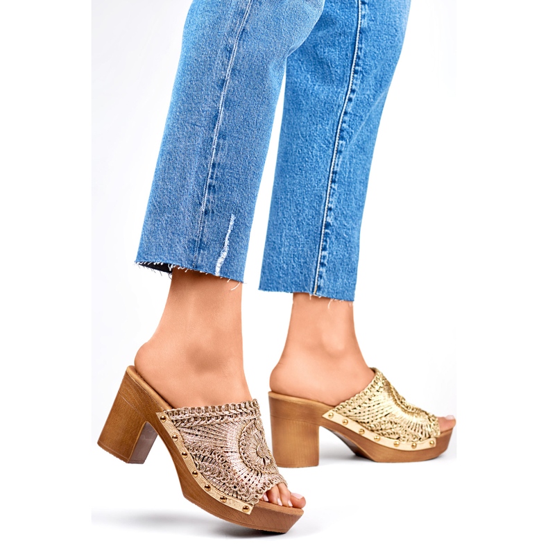 Chinelos femininos de salto alto C388GO, dourados amarelo 1