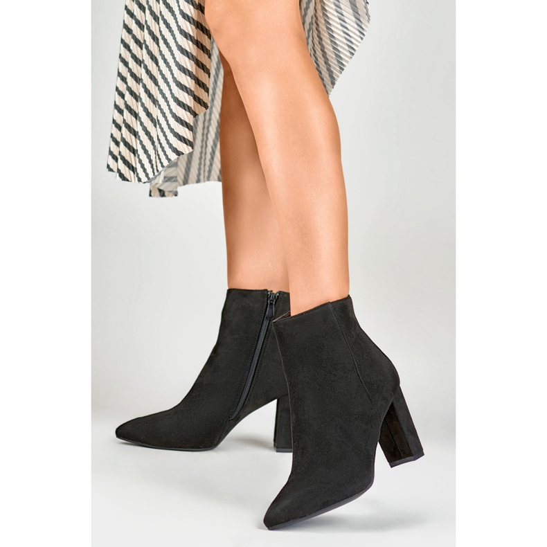 Botas Modelo DF3707B Camurça Preta - PRIMO bege 2 Botas Modelo DF3707B Camurça Preta - PRIMO bege 2