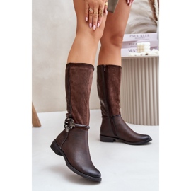Jezzi Botas isoladas de salto plano com fivela decorativa marrom Leatharia marrom 2