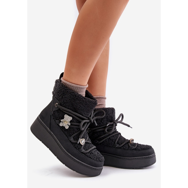 Botas femininas de neve de pele de carneiro Almatiza pretas com alfinetes e pele preto 1