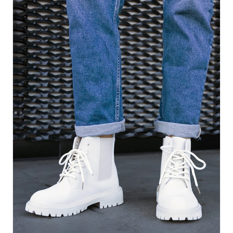 Botins com isolamento bege claro da Brayna 1