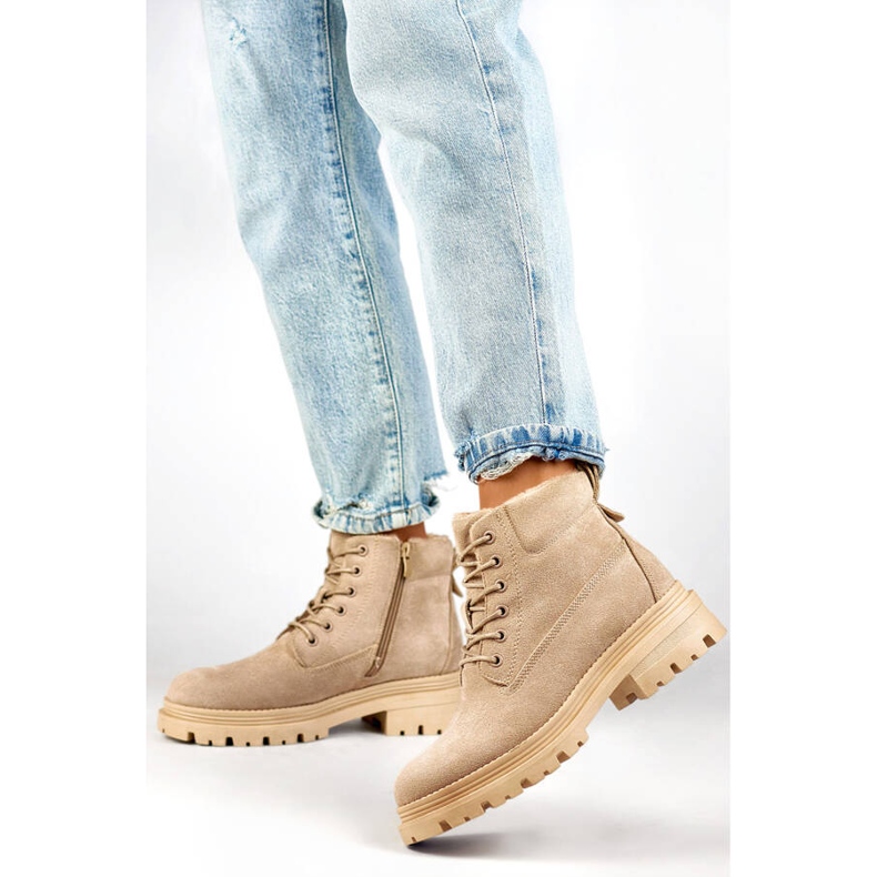 Botins femininos com isolamento em camurça, bege A5201-39BE 2 Botins femininos com isolamento em camurça, bege A5201-39BE 2