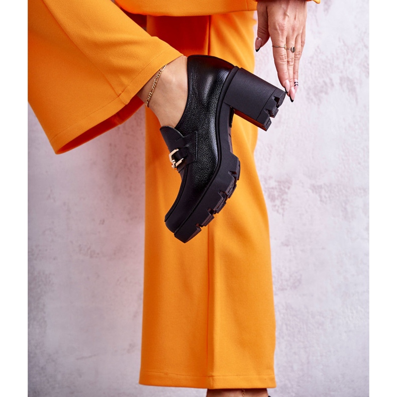 Sapatos de salto alto de couro preto Lemar com decoração dourada 3