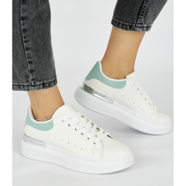 Tênis feminino branco com elemento verde 2 Tênis feminino branco com elemento verde 2