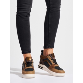 Tênis feminino marrom e preto com cunha oculta castanho 1 Tênis feminino marrom e preto com cunha oculta castanho 1