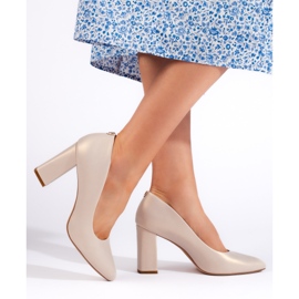 Sapatos creme com salto grosso de Sergio Leone bege 1