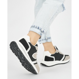 Calçados esportivos femininos pretos e bege 1