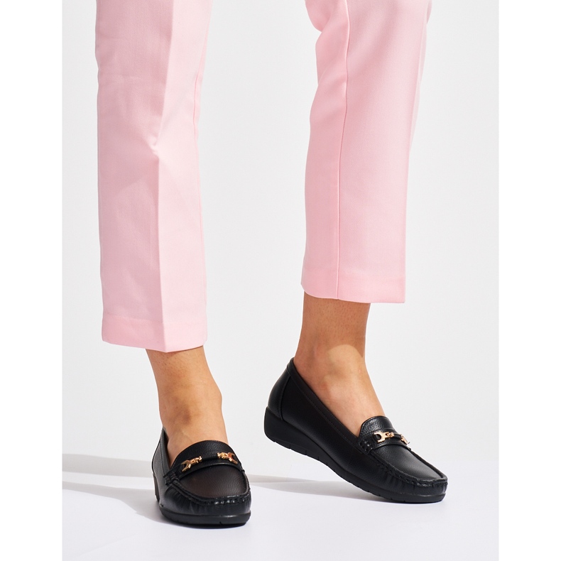 Mocassins femininos negros com decoração preto 1