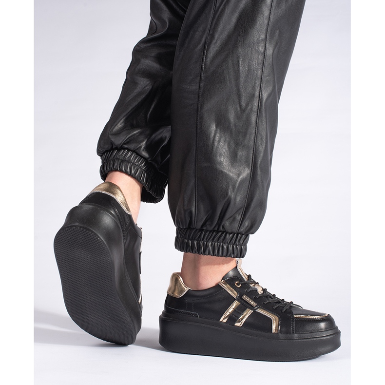 Tênis plataforma preto de couro 2