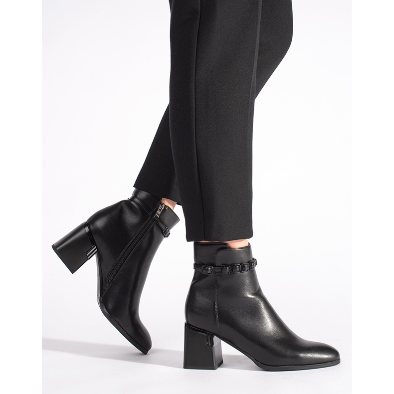 Botins pretos elegantes para mulher 1
