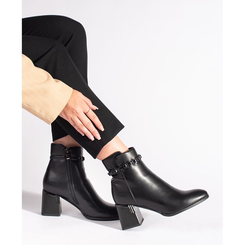 Botins pretos elegantes para mulher 2