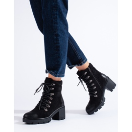 Bolsas femininas isoladas em camurça ecológica preto 1