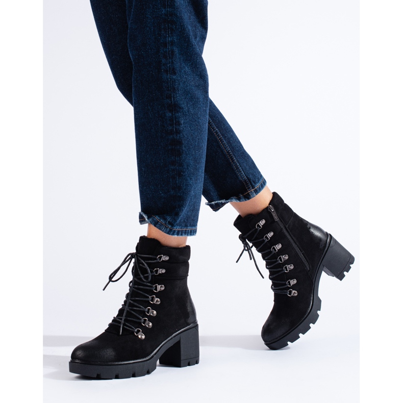 Bolsas femininas isoladas em camurça ecológica preto 1