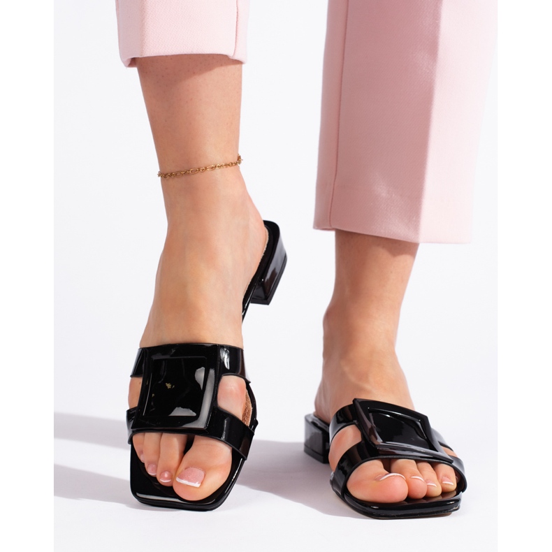 Chinelos clássicos pretos elegantes para mulheres 1