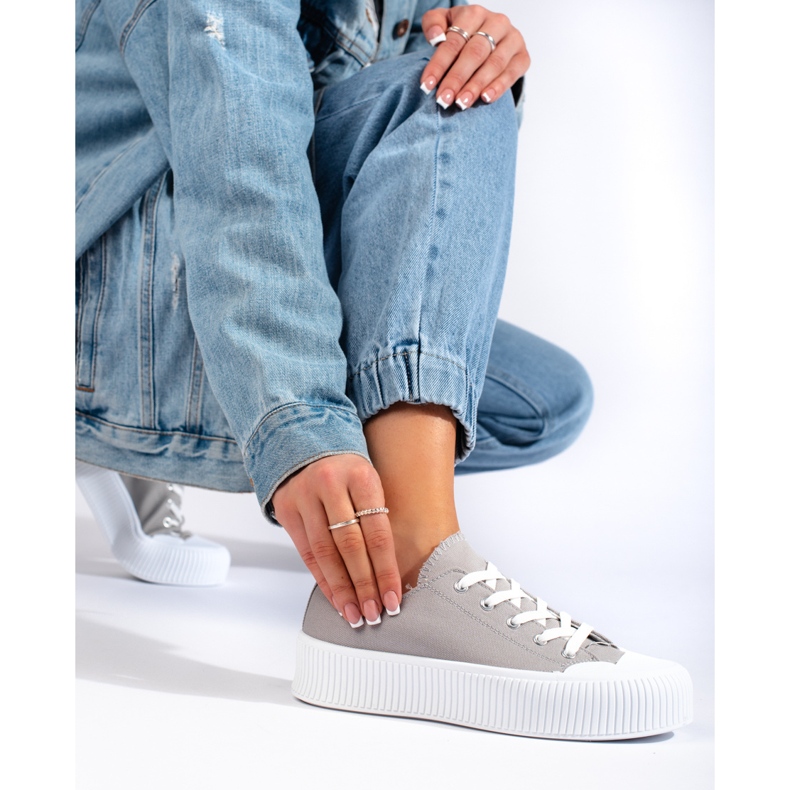 Tênis plataforma cinza feminino 2