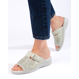 Chinelos femininos abertos com cunha confortável cinza 1