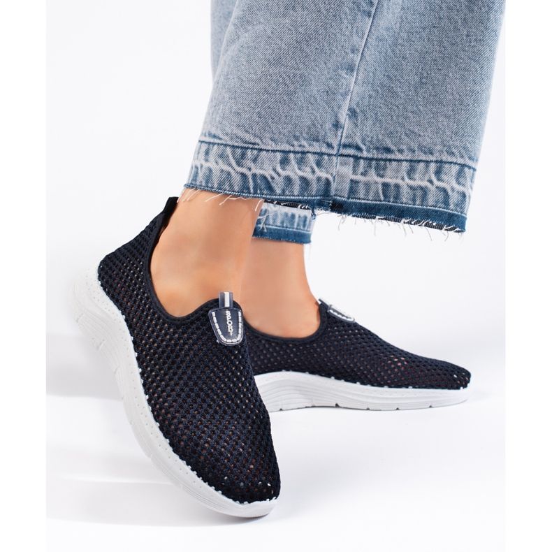 Calçado desportivo slip-on azul marinho perfurado 1