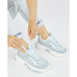 Calçado desportivo feminino azul com sola grossa 2 Calçado desportivo feminino azul com sola grossa 2