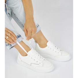 Tênis femininos brancos 1