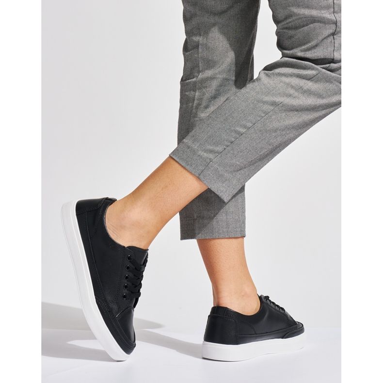 Tênis feminino de couro preto Sergio Leone 2