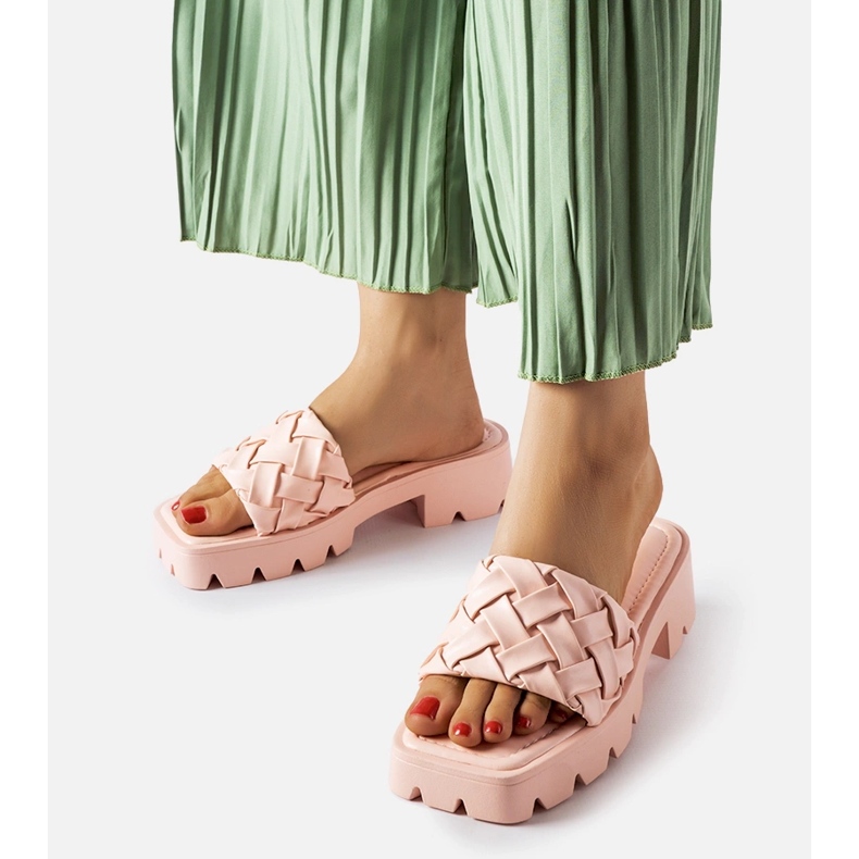 Chinelos rosa com sola de trator Lora 2