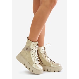 Botins de couro na plataforma Maciejka 06751-25 dourado 1