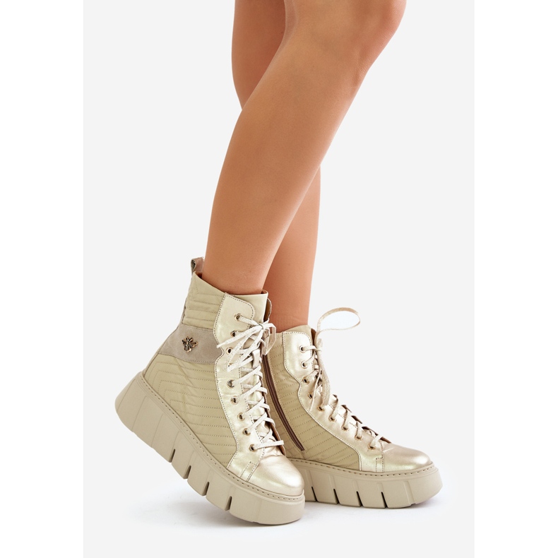 Botins de couro na plataforma Maciejka 06751-25 dourado 1