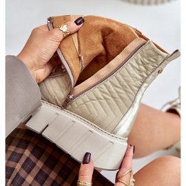 Botins de couro na plataforma Maciejka 06751-25 dourado 2