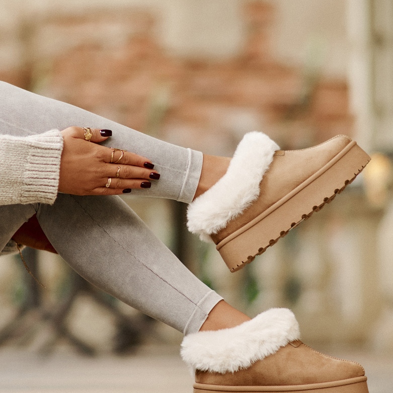 Botas de neve com cano baixo com pele na plataforma Eco Suede Camel Neathoria marrom 2