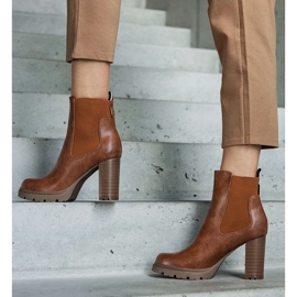 Botins marrons em couro ecológico Motena marrom 1