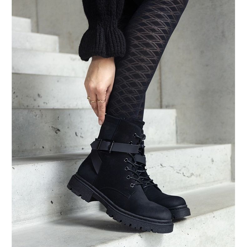 Botas de caminhada pretas com isolamento e abrasões e tira nos joelhos preto 2