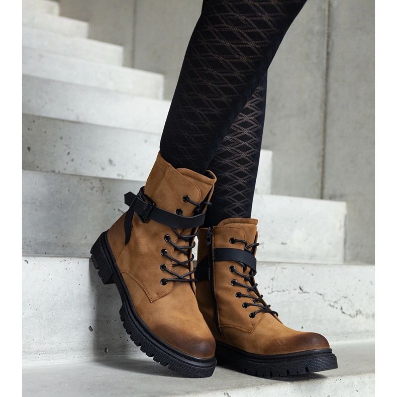 Botas de caminhada com isolamento marrom, abrasões e tira nos joelhos castanho 1