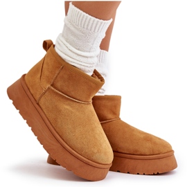 News Botas de neve femininas baixas na plataforma isoladas com pêlo de camelo castanho 5