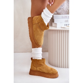 News Botas de neve femininas baixas na plataforma isoladas com pêlo de camelo castanho 4