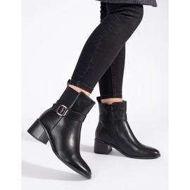Botins femininos pretos com fivela 2